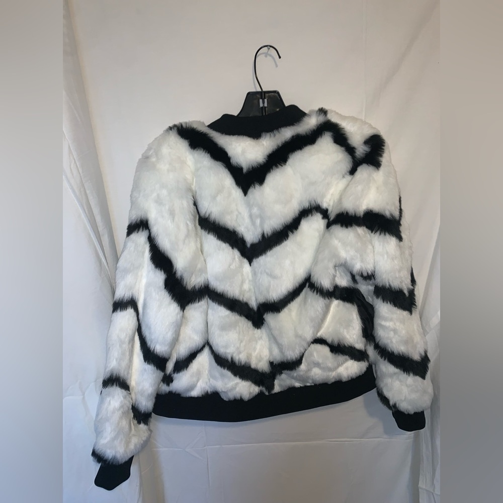 Fuzzy jacket - Picture 2 of 2